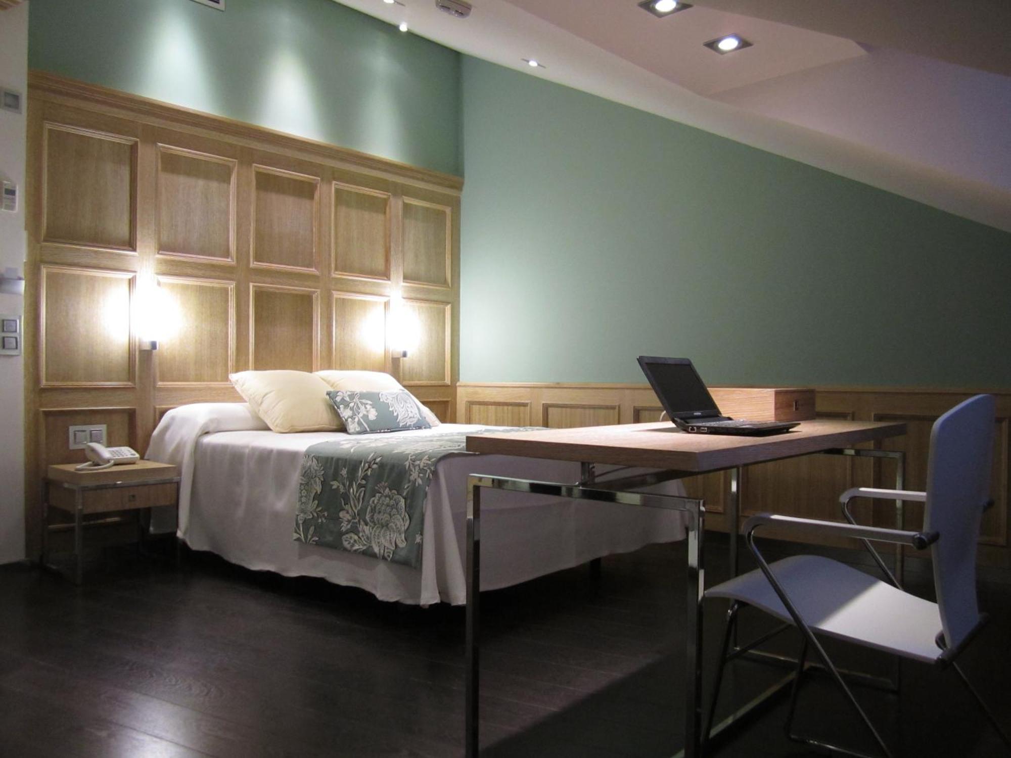 Double or Twin Room,64171027:JPEG